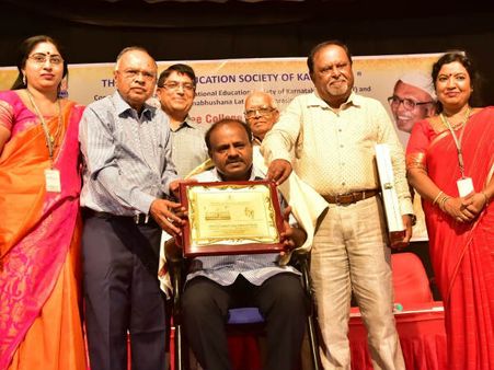 ಕಾಲೇಜಿನಲ್ಲಿ ದಡ್ಡನಾಗಿದ್ದೆ, ಕೊನೆ ಬೆಂಚ್‌ನಲ್ಲಿ ಕೂರುತ್ತಿದ್ದೆ: ಎಚ್ಡಿಕೆ ಮೆಲುಕು