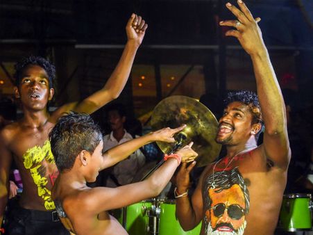 ಕರ್ನಾಟಕದಲ್ಲಿ ಹೋರಾಟ: ಮುಂಬೈನಲ್ಲಿ ಯಶಸ್ವಿ ಪ್ರದರ್ಶನ ಕಂಡ 'ಕಾಲಾ'