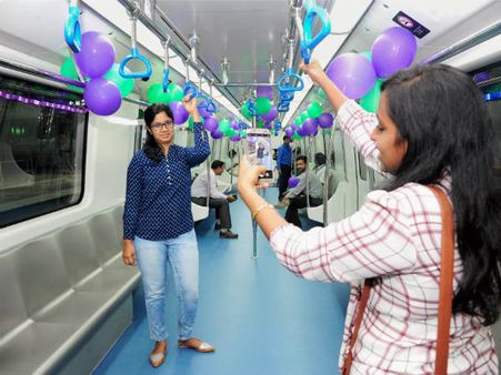 ನಮ್ಮ ಮೆಟ್ರೋ: ಮಹಿಳಾ ಮೀಸಲು ಬೋಗಿಗೆ ಗುಲಾಬಿ ಬಣ್ಣವಿರಲಿ