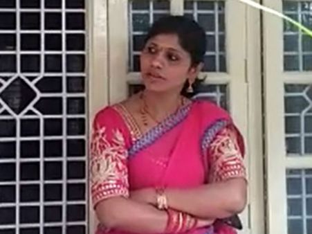 ರಾಮದಾಸ್ ಬೆನ್ನು ಬಿಡದ ಪ್ರೇಮಕುಮಾರಿ, ಕಚೇರಿ ಮುಂದೆ ಪ್ರತಿಭಟನೆ