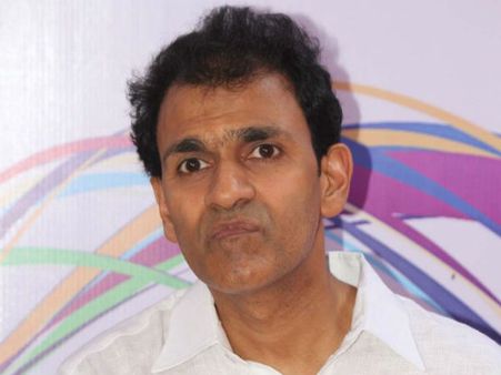 ಮಂತ್ರಾಲಯದಲ್ಲಿ ಉರುಳು ಸೇವೆ ಸಲ್ಲಿಸಿದ ರಾಘವೇಂದ್ರ ರಾಜಕುಮಾರ್