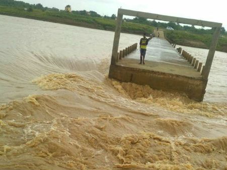 ಉದ್ಘಾಟನೆಗೂ ಮೊದಲೇ ಕೊಚ್ಚಿ ಹೋದ ಬ್ರಿಡ್ಜ್ ಕಂ ಬಾಂದಾರ್