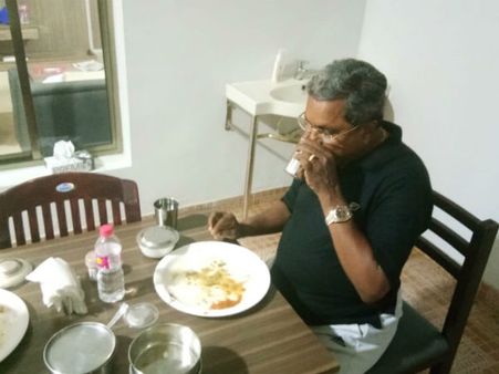 ನಾನ್ ವೆಜ್ ಪ್ರಿಯ ಸಿದ್ದರಾಮಯ್ಯ ಈಗ ಪಕ್ಕಾ ಸಸ್ಯಹಾರಿ!