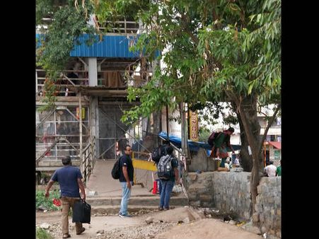 ವೈಟ್‌ಫೀಲ್ಡ್ ರೈಲು ನಿಲ್ದಾಣದ ವಾಕ್ ವೇ ಬಂದ್: ತೀವ್ರ ಆಕ್ಷೇಪ