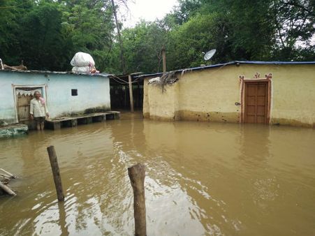ಬಾಗಲಕೋಟೆ: ಕೇಳೋರಿಲ್ಲ ಮುತ್ತೂರು ನಡುಗಡ್ಡೆ ಗ್ರಾಮಸ್ಥರ ಗೋಳು!