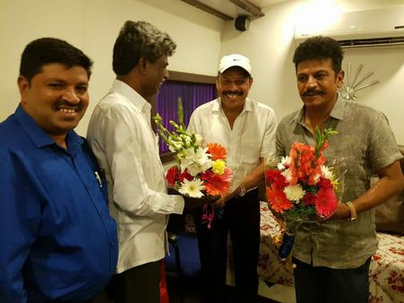 ಸಂಪರ್ಕ್ ಫಾರ್ ಸಮರ್ಥನ್ : ಶಿವಣ್ಣನ ಭೇಟಿಯಾದ ಶ್ರೀನಿವಾಸ ಪೂಜಾರಿ