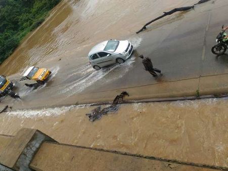 ಮಂಗಳೂರು: ಅಪಾಯ ಆಹ್ವಾನಿಸುತ್ತಿರುವ ಹೊಸಮಠ ಸೇತುವೆ!