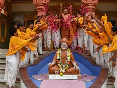 ಚಿತ್ರಗಳಲ್ಲಿ ನೋಡಿ ಗುರು ಪೂರ್ಣಿಮಾ ಹಬ್ಬದ ಆಚರಣೆ