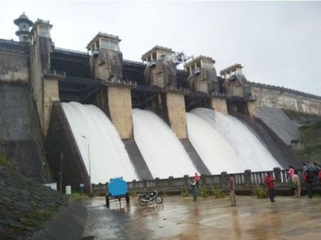 ಚಿತ್ರಗಳು : ಹಾರಂಗಿಯಿಂದ ಹಾಲ್ನೊರೆಯುಕ್ಕಿಸುತ್ತಾ ಹರಿದ ನೀರು