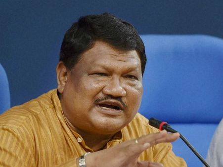 ಮಲ್ಯನಂತೆ ಚಾಣಾಕ್ಷರಾಗಿ!: ಆದಿವಾಸಿಗಳಿಗೆ ಕೇಂದ್ರ ಸಚಿವರ ಸಲಹೆ