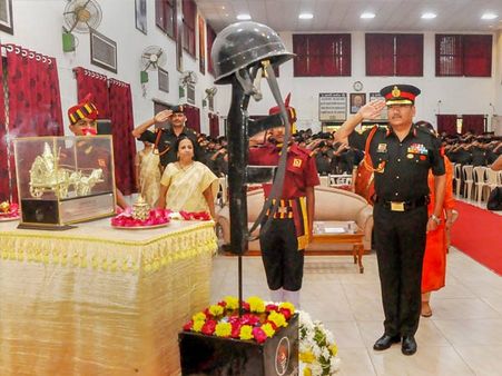 ಚಿತ್ರಗಳು: ಕಾರ್ಗಿಲ್ ಯುದ್ಧದಲ್ಲಿ ಹುತಾತ್ಮರಾದ ವೀರರಿಗೆ ನಮನ