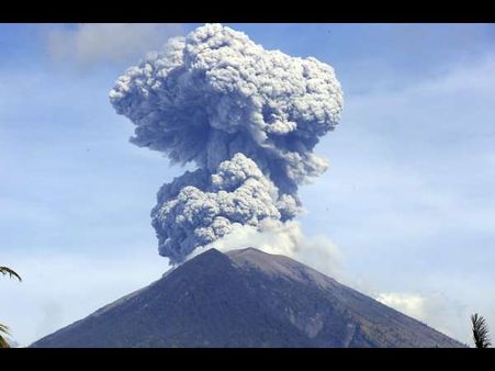 ಬಾಲಿ ದ್ವೀಪದಲ್ಲಿ ಭಾರಿ ಜ್ವಾಲಾಮುಖಿ ಸ್ಫೋಟ: ಚಿತ್ರದಲ್ಲಿ ವೀಕ್ಷಿಸಿ