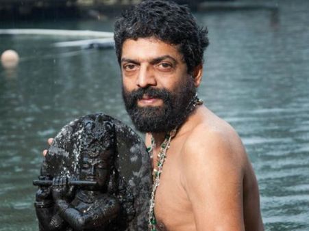 ಮಠದಲ್ಲಿ ಸಿಕ್ಕಿದ್ದೇನು? ಮಾಹಿತಿ ಹಾಗೂ ವದಂತಿ ಮಧ್ಯೆಯೇ ಪೈಪೋಟಿ