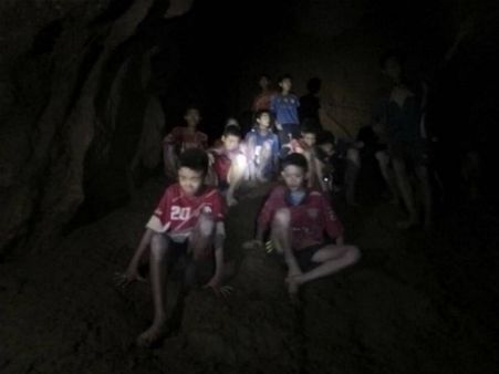 ಥಾಯ್ಲೆಂಡ್ ಗುಹೆಯಿಂದ 8ನೇ ಬಾಲಕ ರಕ್ಷಣೆ, ಕೆಲ ಗಂಟೆಯಲ್ಲಿ ಶುಭ ಸುದ್ದಿ