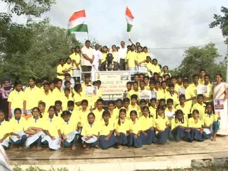 ರಾಯಚೂರಿನಲ್ಲಿ ವಿದ್ಯಾರ್ಥಿಗಳಿಂದ ಕಾರ್ಗಿಲ್ ವಿಜಯೋತ್ಸವ ಆಚರಣೆ