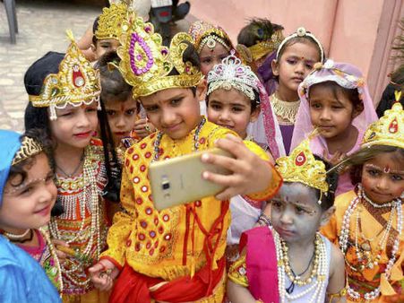 ಶ್ರೀಕೃಷ್ಣ ಜನ್ಮಾಷ್ಟಮಿ ಮಕ್ಕಳಿಗಾಗಿ ಸ್ಪರ್ಧೆ: ಕಥೆ ಹೇಳಿ ಬಹುಮಾನ ಗೆಲ್ಲಿ!