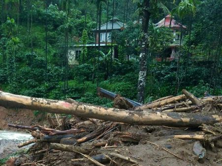ಬದುಕಿ ಬಾಳಿದ ಜಾಗ ವಾಸಕ್ಕೆ ಅಪಾಯಕಾರಿ, ಕಣ್ಣೀರಿಟ್ಟ ಸಂತ್ರಸ್ತರು