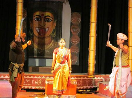 ವಕೀಲರಿಂದ ನಾಟಕ ಪ್ರದರ್ಶನ, ಬಂದ ಹಣ ಕೊಡಗು ಸಂತ್ರಸ್ತರಿಗೆ