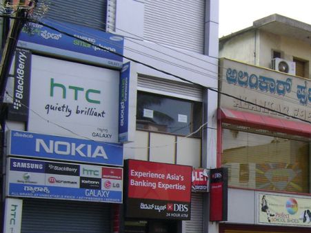 ರಾಜ್ಯೋತ್ಸವದ ವೇಳೆಗೆ ನಾಮಫಲಕಗಳಲ್ಲಿ ಕನ್ನಡ ಕಡ್ಡಾಯ