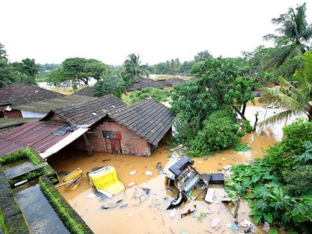 ಕೊಡಗಿನ ಕೈ ಹಿಡಿಯಿರಿ: ಮಳೆಯಿಂದ ತತ್ತರಿಸುವವರಿಗೆ ಸಹಾಯ ಮಾಡಿ