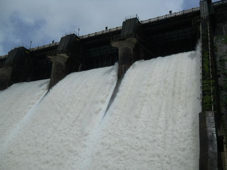 ನಾಲ್ಕು ವರ್ಷಗಳ ನಂತರ ಲಿಂಗನಮಕ್ಕಿ ಜಲಾಶಯ ಭರ್ತಿ