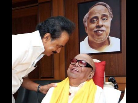 'ಕೊನೆಯ ಬಾರಿ ಅಪ್ಪ ಎಂದು ಕರೆಯಲೇ?' ಕರುಣಾನಿಧಿಗೆ ಸ್ಟಾಲಿನ್ ಭಾವುಕ ಪತ್ರ!