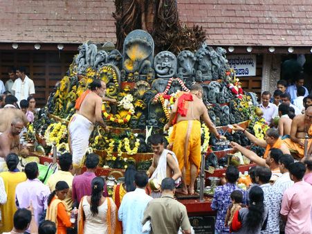 18 ಪೇಟೆಯ ದೇವಳದಲ್ಲಿ ಸಂಭ್ರಮದ ನಾಗರ ಪಂಚಮಿ ಆಚರಣೆ