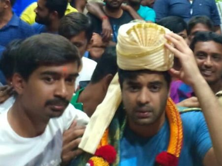 ಹುಟ್ಟುಹಬ್ಬ ಸಂಭ್ರಮದಲ್ಲಿ ಪ್ರಜ್ವಲ್ , ಚುನಾವಣೆ ಸ್ಪರ್ಧೆ ಬಗ್ಗೆ ಸುಳಿವು!