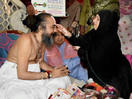 ಚಿತ್ರಗಳಲ್ಲಿ : ಸೋದರ ಬಾಂಧವ್ಯ ಬೆಸೆಯುವ ರಕ್ಷಾ ಬಂಧನ ಸಂಭ್ರಮ