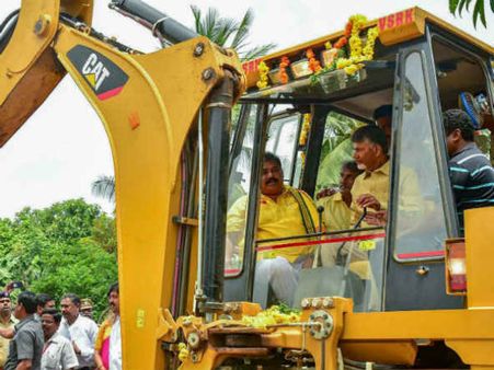 ಆಂಧ್ರಪ್ರದೇಶದಲ್ಲಿ ಪೆಟ್ರೋಲ್, ಡೀಸೆಲ್ ದರ 2 ರೂ. ಇಳಿಕೆ!