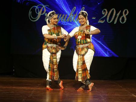 ಕಣ್ಮನ ಸೆಳೆವ ಭರತನಾಟ್ಯಕ್ಕೆ ಸಾಕ್ಷಿಯಾದ ಜೆಎಸ್ಎಸ್ ರಂಗಮಂದಿರ