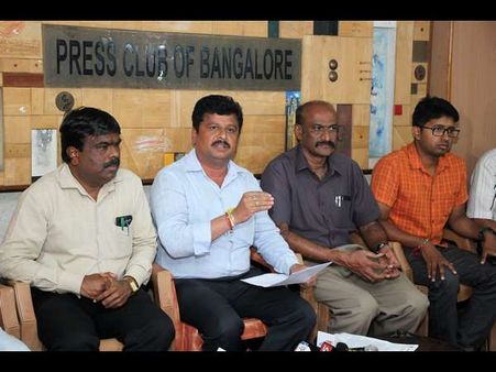 ನಾಯಿ ಕಚ್ಚಿದ್ದಕ್ಕೆ ಪಶುವೈದ್ಯರ ಬಂಧನ, ಪೊಲೀಸರ ವಿರುದ್ಧ ಡಾಕ್ಟರ್ಸ್ ಗರಂ