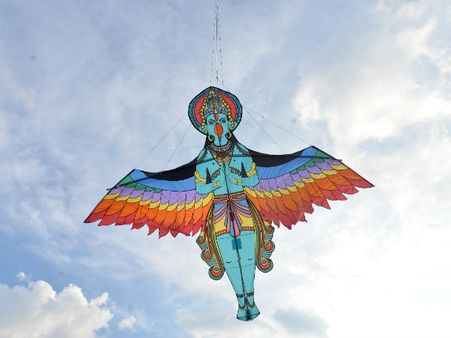 ಮೈಸೂರಿನ ನೀಲಿಯ ಬಾನಂಗಳದಲ್ಲಿ ಹಾರಾಡಿದ ಹಾವು, ರೈಲು, ಹುಲಿ... !