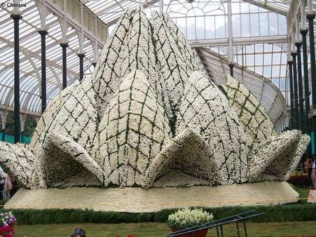 ದಸರಾ ಫಲ- ಪುಷ್ಪ ಪ್ರದರ್ಶನ: ಅರಳುತ್ತಿದೆ ಕಮಲ ದೇವಸ್ಥಾನ