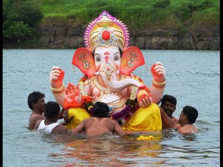 ಗಣೇಶನ ಮೂರ್ತಿಯನ್ನು ನೀರಲ್ಲಿ ಮುಳುಗಿಸೋದು ಯಾಕೆ ಗೊತ್ತಾ?