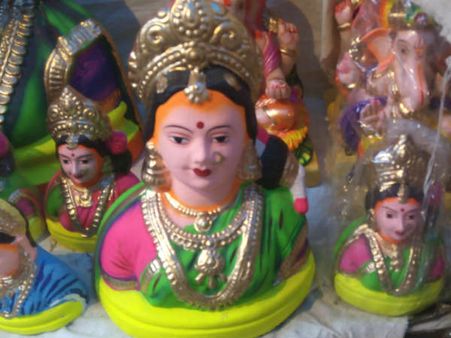 ಗಣೇಶ ಚತುರ್ಥಿ: ಹೂವು-ಹಣ್ಣು ಪೆಟ್ರೋಲ್ ನಷ್ಟೇ ದುಬಾರಿ