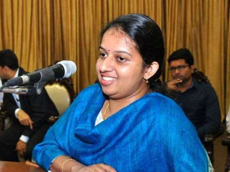 ಕುಟುಂಬವೇ ಕಷ್ಟದಲ್ಲಿದ್ದರೂ ಕೊಡಗಿನ ಡಿಸಿ ಶ್ರೀವಿದ್ಯಾ ಕೆಲಸ ಗೊತ್ತೆ?