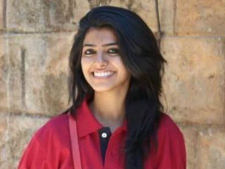 ಸುಳ್ಯದಲ್ಲಿ ಡೆಂಟಲ್ ಕಾಲೇಜು ವಿದ್ಯಾರ್ಥಿನಿ ನೇಣಿಗೆ ಶರಣು