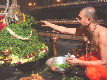 ಕೊಡಗಿನ ನಷ್ಟವನ್ನೆಲ್ಲ ತುಂಬಿಸು ಕೃಷ್ಣಾ : ವಿದ್ಯಾಧೀಶ ತೀರ್ಥ ಸ್ವಾಮೀಜಿ