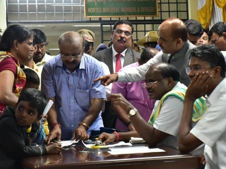 ಬೆಳಗಾವಿ : ಕುಮಾರಸ್ವಾಮಿ ಜನತಾ ದರ್ಶನ, ಹಲವು ಸಮಸ್ಯೆ ಪರಿಹಾರ