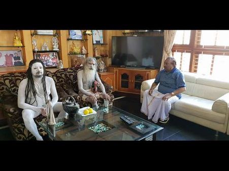 ಕೆ.ಎಸ್‌.ಈಶ್ವರಪ್ಪ ನಿವಾಸಕ್ಕೆ ನಾಗಾಸಾಧುಗಳ ಭೇಟಿ