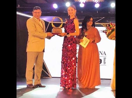 ಸಂತೂರ್ ಗೋಲ್ಡ್ ಫೆಮಿನಾ ಸೌತ್ ಕಿರೀಟ ಧರಿಸಿದ ಶಿಮೋನ್