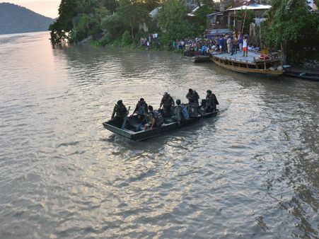 ಬ್ರಹ್ಮಪುತ್ರಾ ನದಿಯಲ್ಲಿ ದೋಣಿ ಮಗುಚಿ 2 ಸಾವು, 30 ಮಂದಿ ನಾಪತ್ತೆ