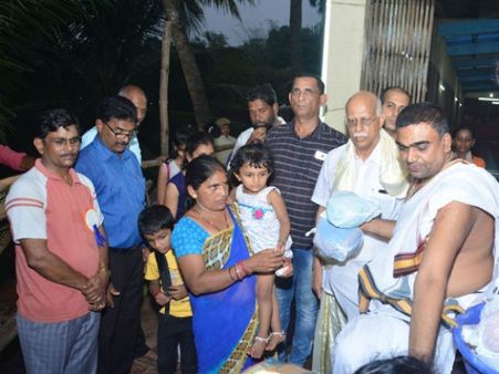 ಶ್ರೀ ಕ್ಷೇತ್ರ ಕಟೀಲಿನಲ್ಲಿ ಲಲಿತ ಪಂಚಮಿ ಸಂಭ್ರಮ: 25 ಸಾವಿರ ಮಹಿಳಾ ಭಕ್ತರಿಗೆ ದುರ್ಗೆಯ ಶೇಷವಸ್ತ್ರ ವಿತರಣೆ