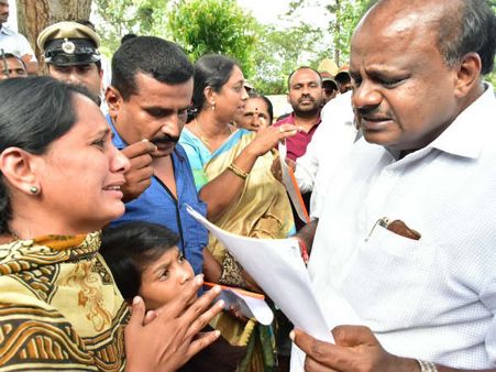 ಜನತಾ ದರ್ಶನ: 17 ಸಾವಿರಕ್ಕೂ ಹೆಚ್ಚು ಅರ್ಜಿ ಸ್ವೀಕಾರ, 50% ಇತ್ಯರ್ಥ