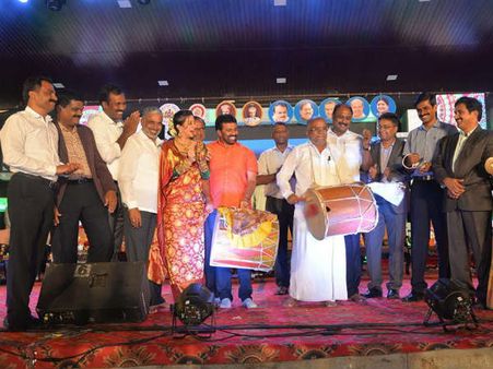 ದಸರಾ ಯುವ ಸಂಭ್ರಮದಲ್ಲಿ ಮಹದೇಶ್ವರನ ಹಾಡಿಗೆ ಹೆಜ್ಜೆ ಹಾಕಿದ ಜಿಟಿಡಿ