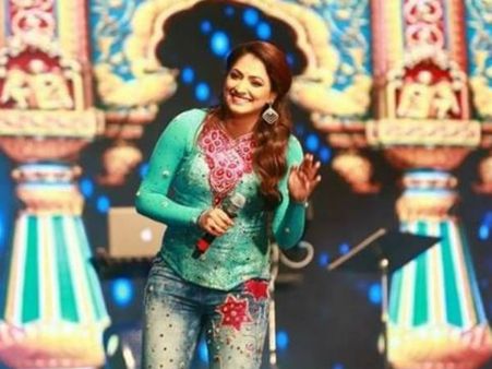 ಮೈಸೂರು ಯುವ ದಸರಾ: ಪ್ರೇಕ್ಷಕರನ್ನು ಕುಳಿತಲ್ಲೇ ಕುಣಿಯುವಂತೆ ಮಾಡಿದ ಸ್ಯಾಂಡಲ್ ವುಡ್ ನಟಿಯರು