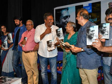 ಅಪ್ಪನ ಹೆಗಲೇರಿ ಜಾತ್ರೆ ನೋಡುವ ಮಗುವಂತೆ ಕೃತಿ ಬರೆದಿದ್ದೇನೆ:ಪ್ರಕಾಶ್ ರೈ