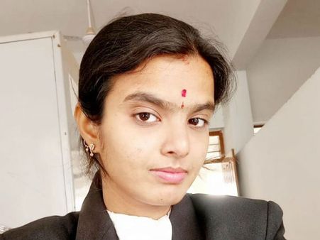 ಕಿರಿವಯಸ್ಸಿನಲ್ಲೇ ನ್ಯಾಯಾಧೀಶೆಯರಾಗಿ ದಾಖಲೆ ಬರೆದ ಸವಿತಾ, ಚೈತ್ರಾ