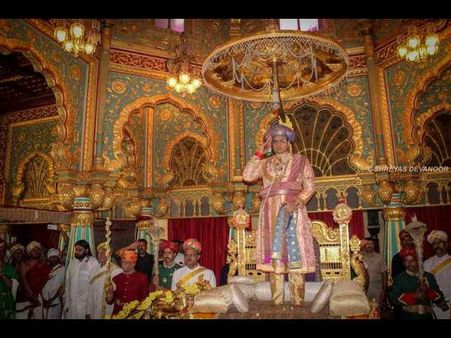 408ನೇ ಮೈಸೂರು ದಸರಾ: ಅರಮನೆಯಲ್ಲಿ ಖಾಸಗಿ ದರ್ಬಾರ್ ಆರಂಭ